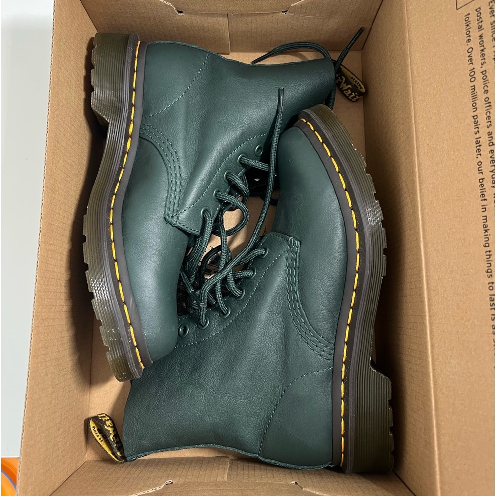 DR MARTENS 1460 Pascal Pine Green Womens US 6